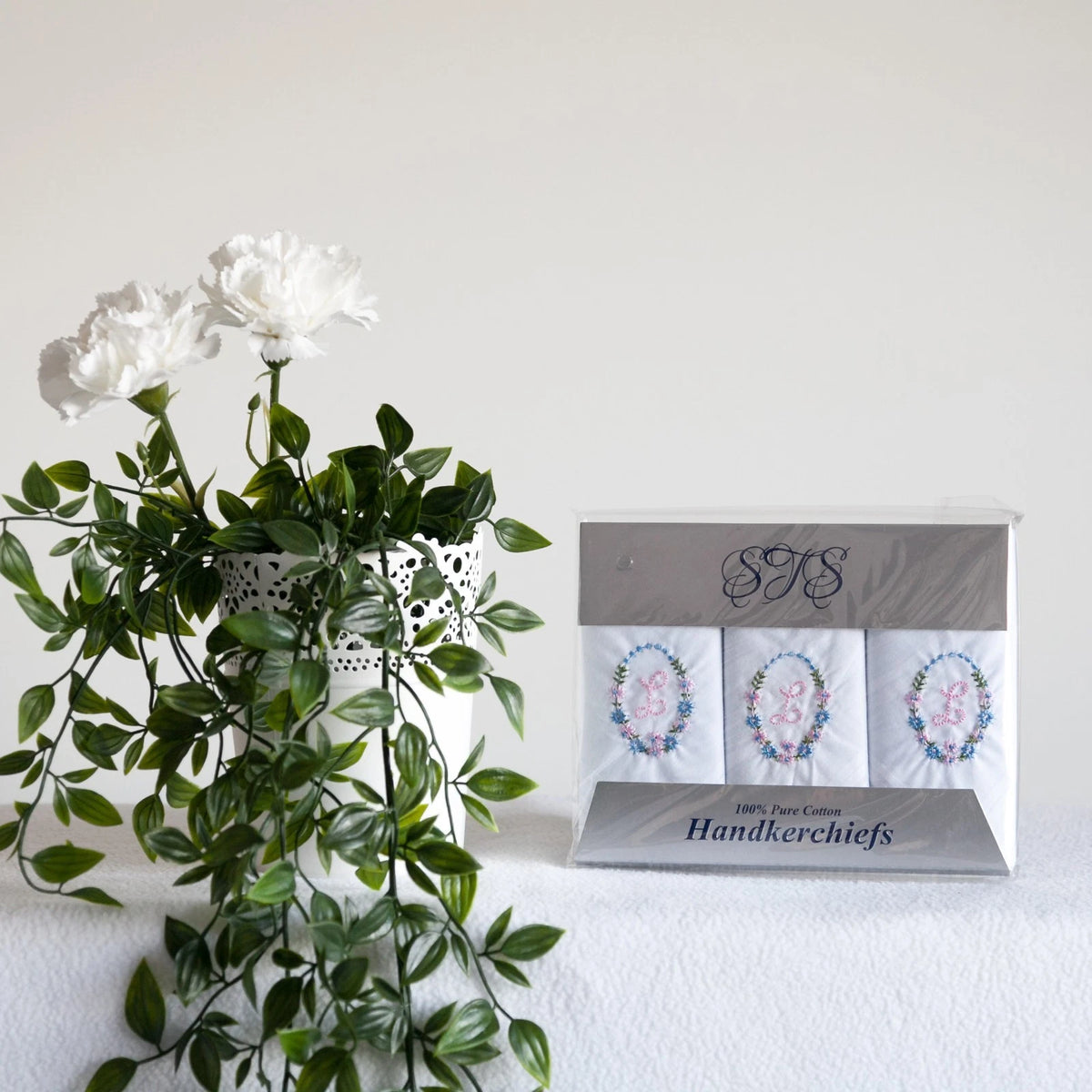Ladies’ 100% cotton handkerchiefs with pink and blue embroidered initial L – pack of 3 gift wrapped
